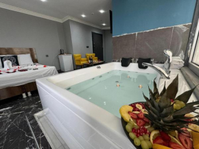 Grand Lara Hotel & Apartments